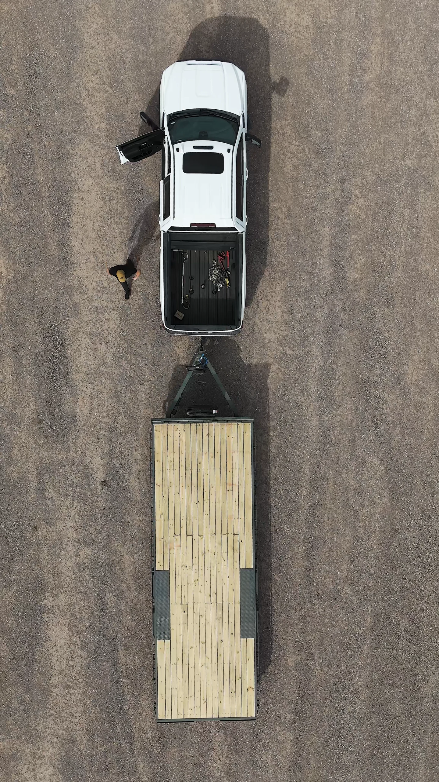 Overhead view of an ARC deckover trailer